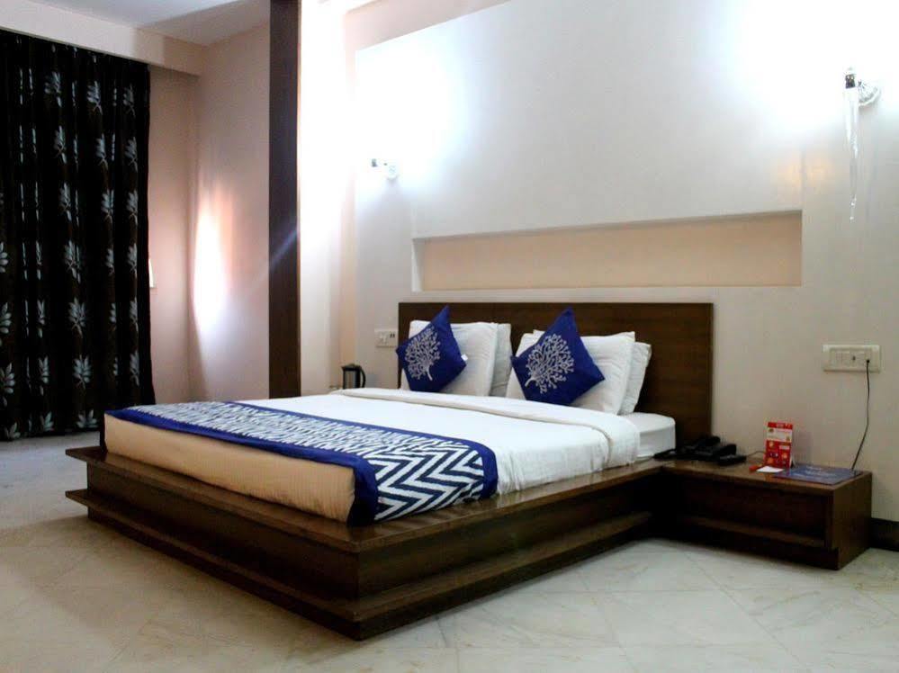 Oyo Rooms Vikas Puri New Delhi Exterior photo